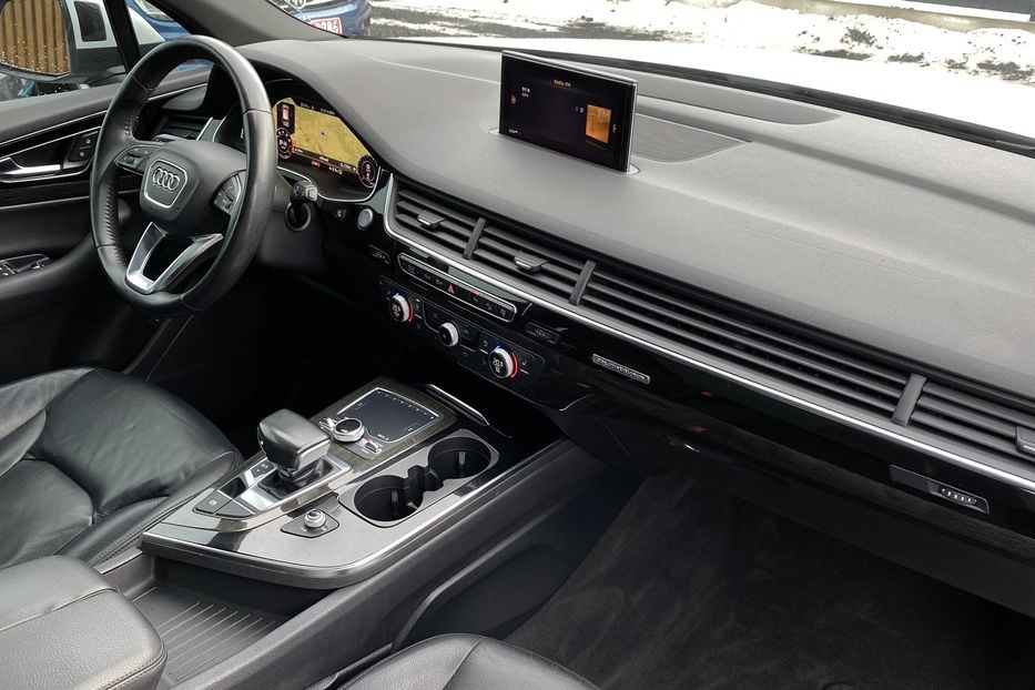 Продам Audi Q7 2017 года в Луцке