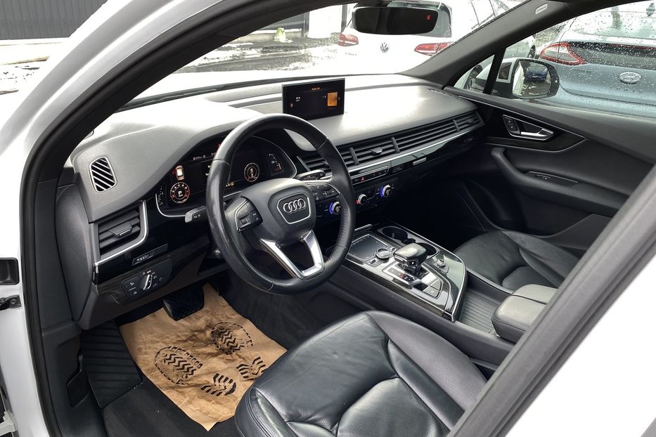 Продам Audi Q7 2017 года в Луцке