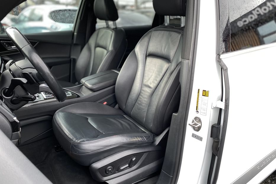 Продам Audi Q7 2017 года в Луцке