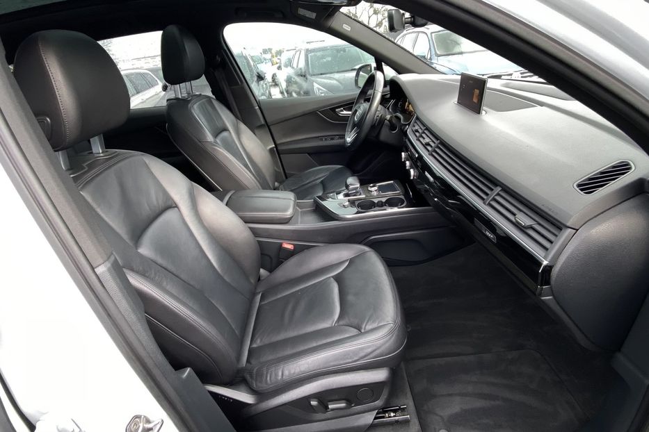 Продам Audi Q7 2017 года в Луцке