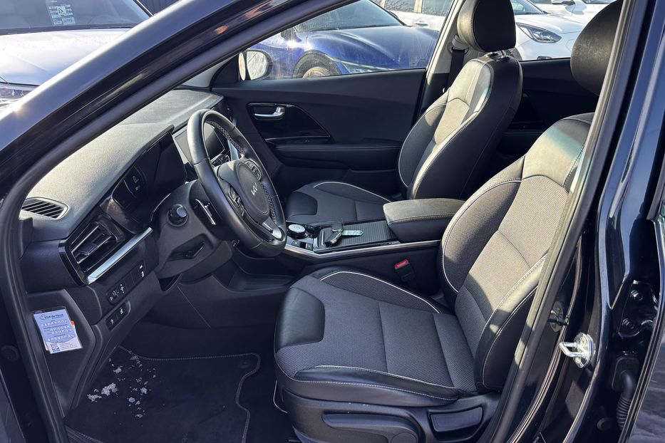 Продам Kia Niro 64квт авто у Львові 2021 года в Львове