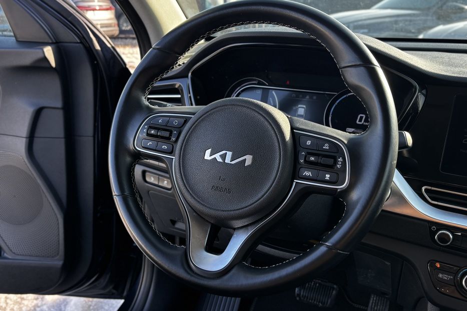 Продам Kia Niro 64квт авто у Львові 2021 года в Львове