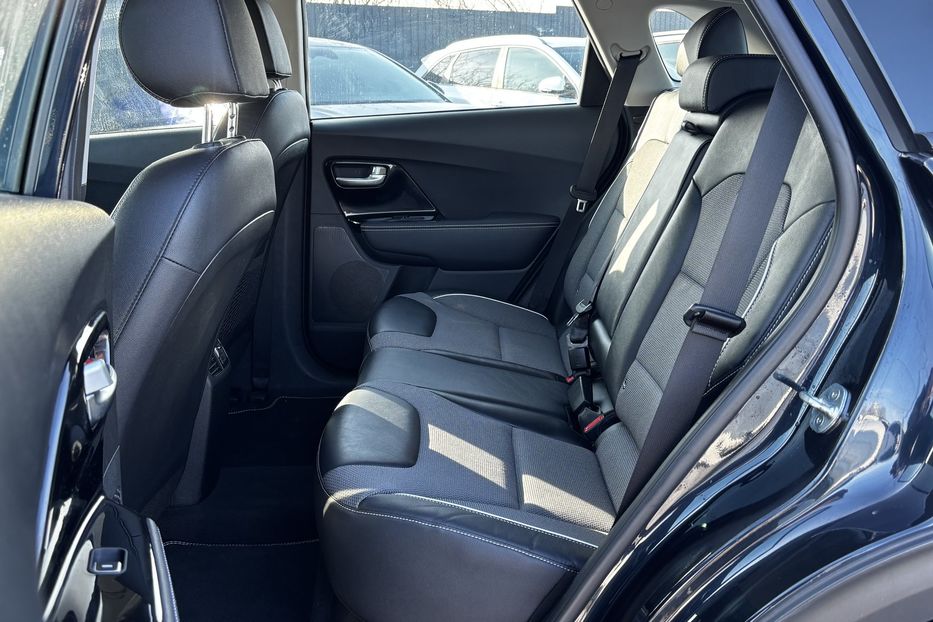 Продам Kia Niro 64квт авто у Львові 2021 года в Львове