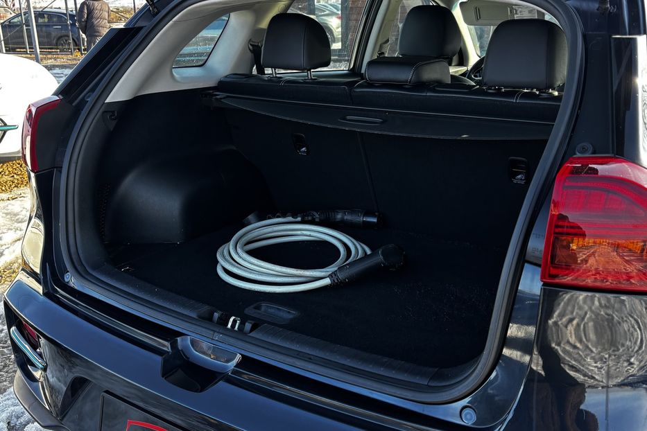 Продам Kia Niro 64квт авто у Львові 2021 года в Львове