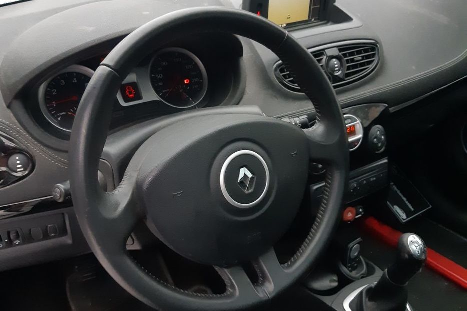 Продам Renault Clio 1.2 бенз,4-ох циліндр турбо 2011 года в Житомире