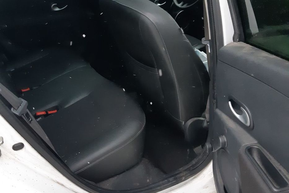 Продам Renault Clio 1.2 бенз,4-ох циліндр турбо 2011 года в Житомире