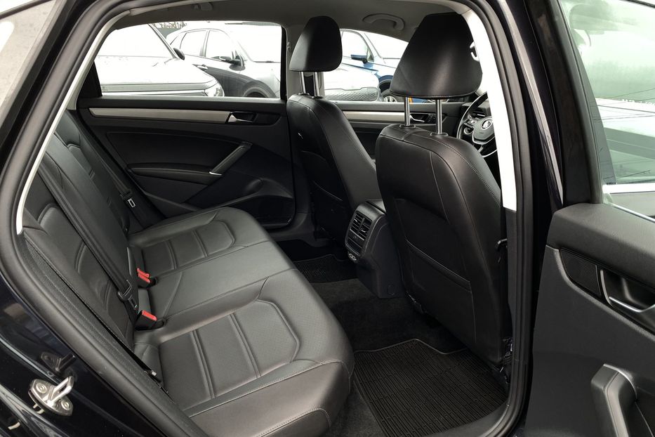 Продам Volkswagen Passat B8 2020 года в Луцке