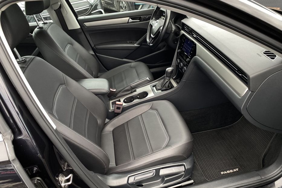 Продам Volkswagen Passat B8 2020 года в Луцке