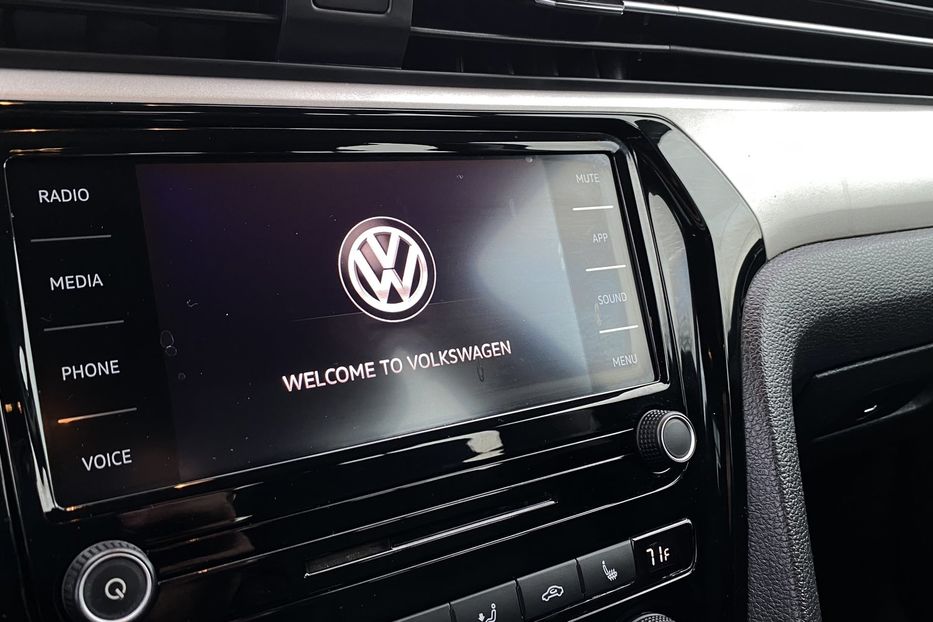 Продам Volkswagen Passat B8 2020 года в Луцке