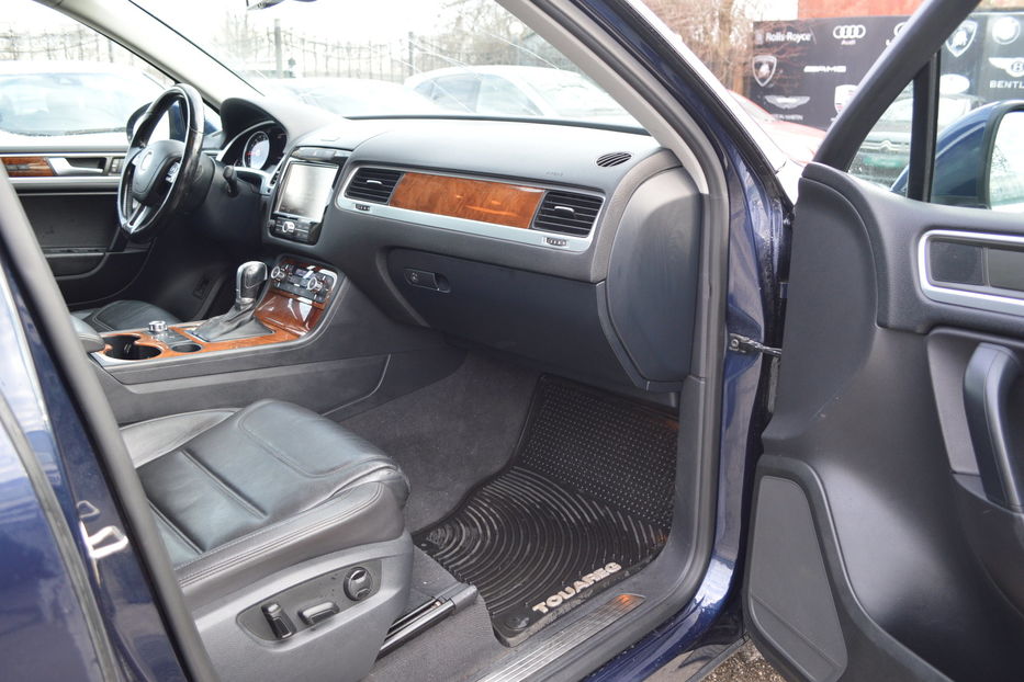 Продам Volkswagen Touareg 2014 года в Одессе