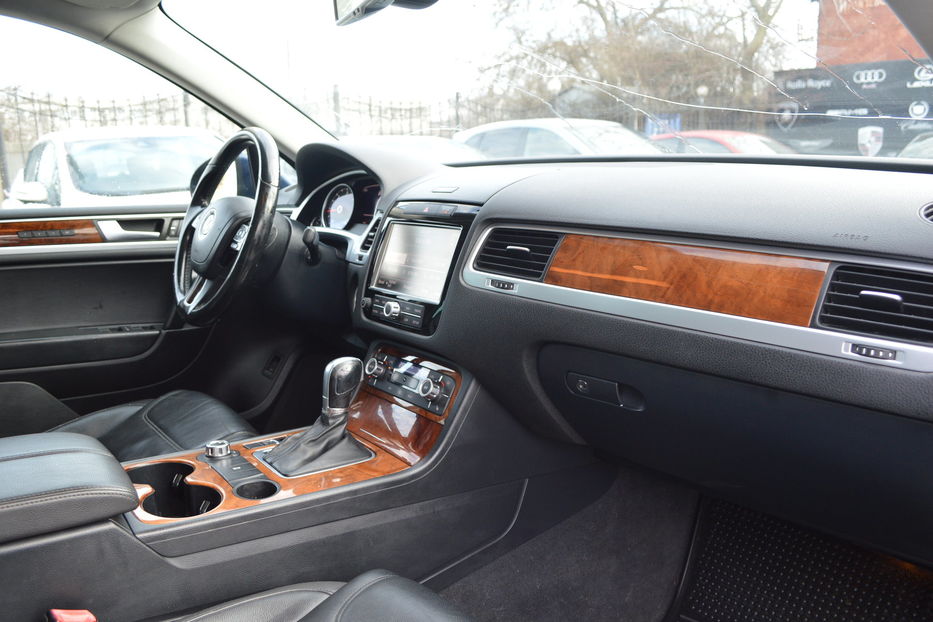 Продам Volkswagen Touareg 2014 года в Одессе