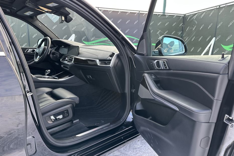 Продам BMW X5 X-Line Xdrive50i 2020 года в Киеве