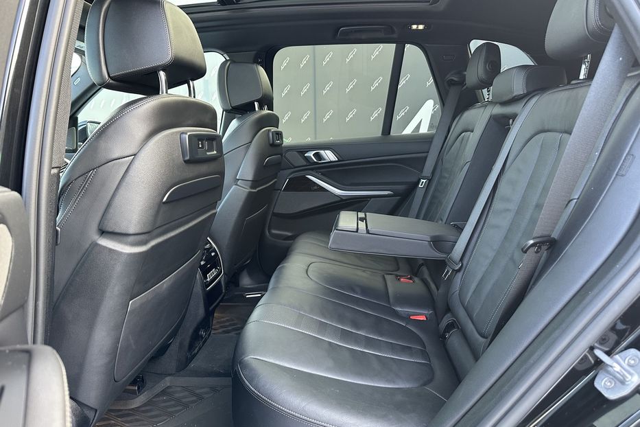 Продам BMW X5 X-Line Xdrive50i 2020 года в Киеве