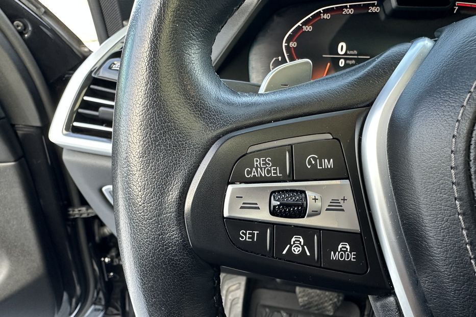 Продам BMW X5 X-Line Xdrive50i 2020 года в Киеве