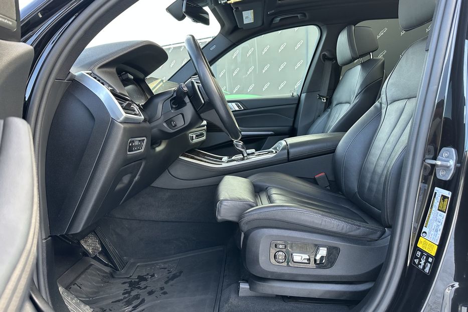 Продам BMW X5 X-Line Xdrive50i 2020 года в Киеве