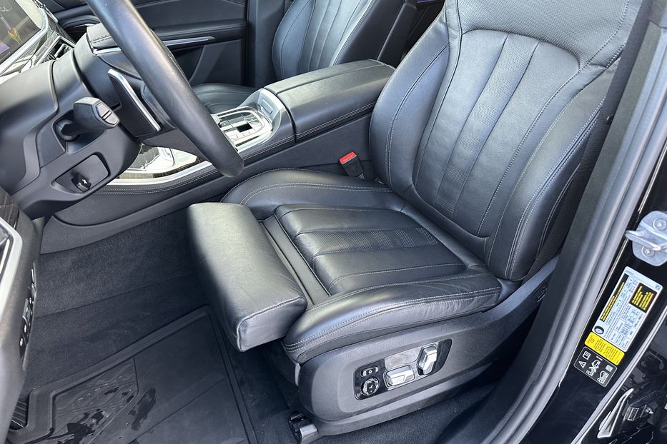 Продам BMW X5 X-Line Xdrive50i 2020 года в Киеве