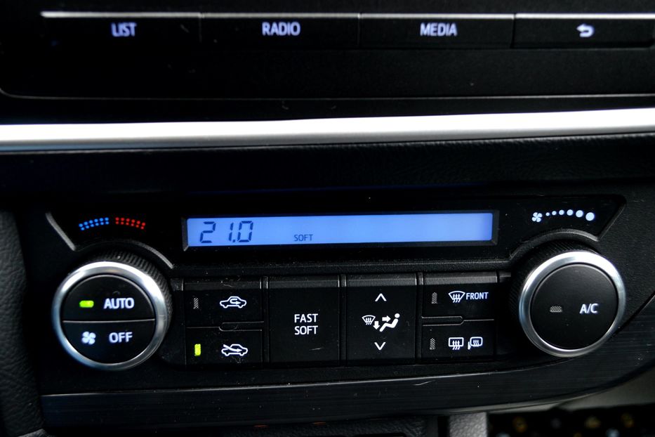 Продам Toyota Auris 2013 года в Одессе