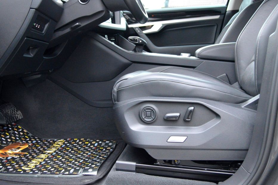 Продам Volkswagen Touareg 2019 года в Одессе