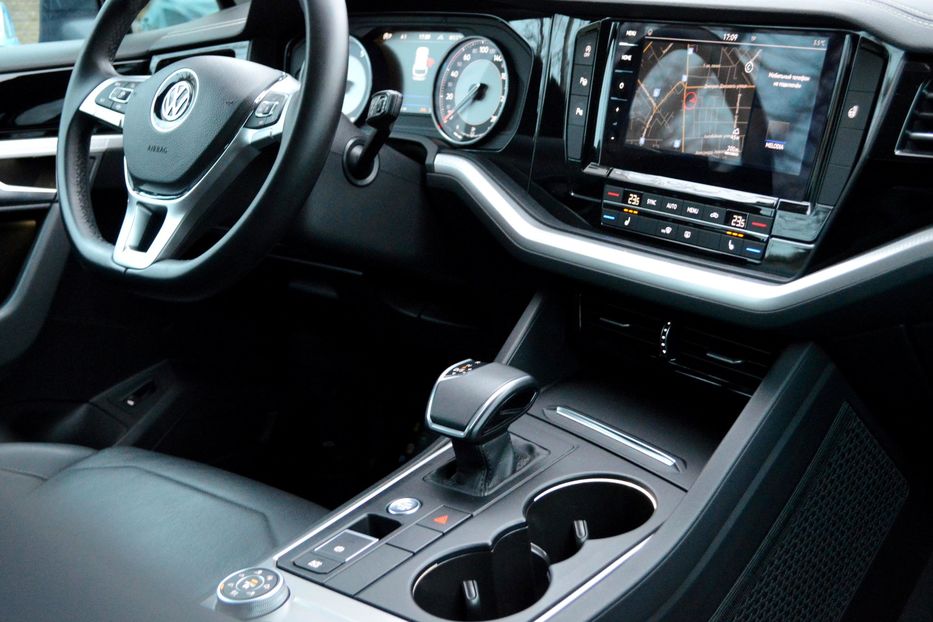 Продам Volkswagen Touareg 2019 года в Одессе