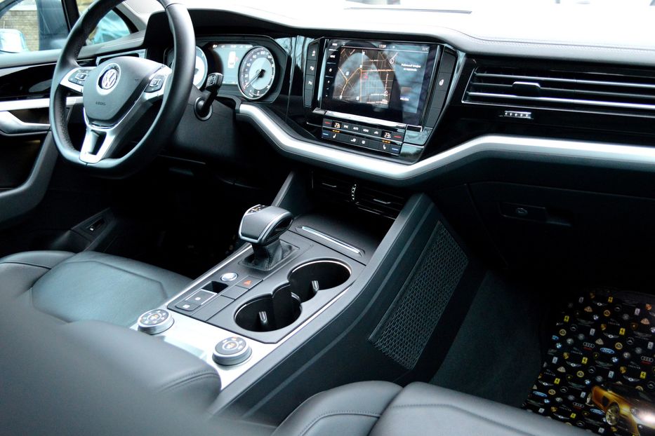 Продам Volkswagen Touareg 2019 года в Одессе