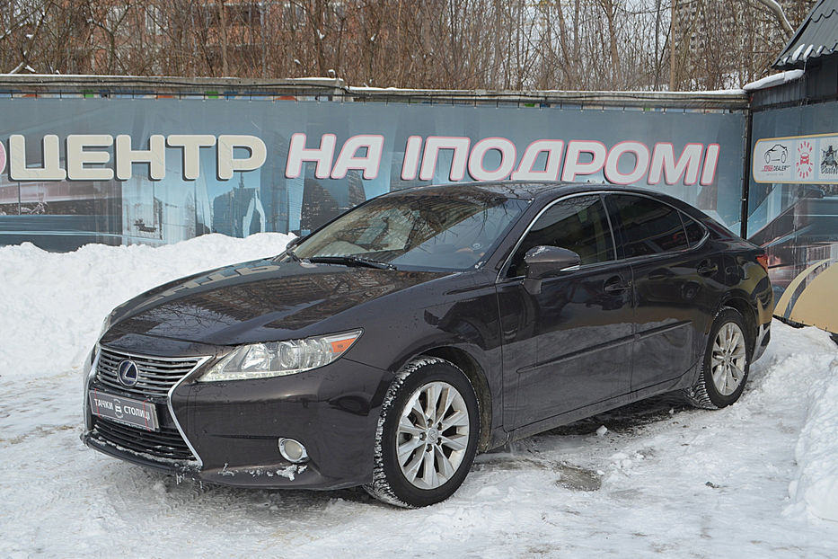Продам Lexus ES 300 300h ECVT-i (205 к.с.) 2013 года в Киеве