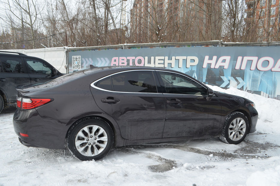 Продам Lexus ES 300 300h ECVT-i (205 к.с.) 2013 года в Киеве