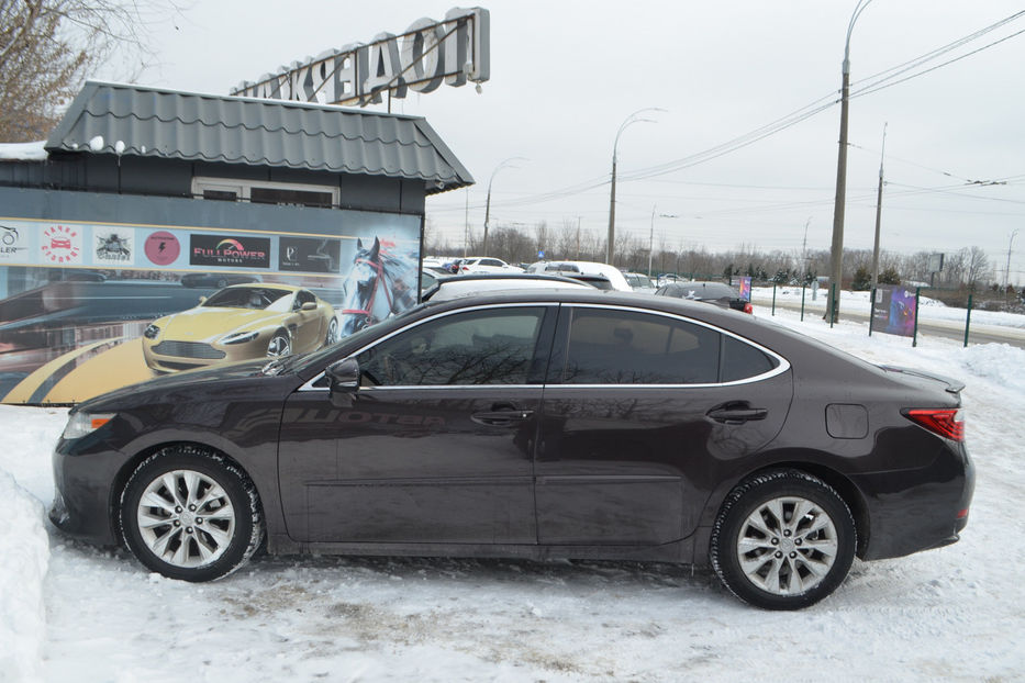 Продам Lexus ES 300 300h ECVT-i (205 к.с.) 2013 года в Киеве