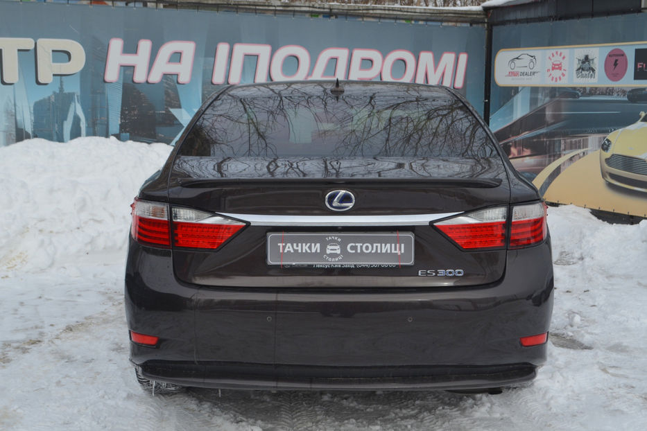 Продам Lexus ES 300 300h ECVT-i (205 к.с.) 2013 года в Киеве