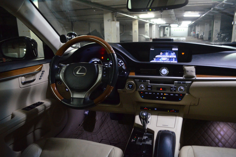 Продам Lexus ES 300 300h ECVT-i (205 к.с.) 2013 года в Киеве