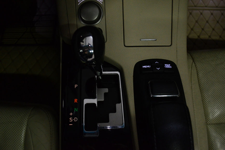 Продам Lexus ES 300 300h ECVT-i (205 к.с.) 2013 года в Киеве