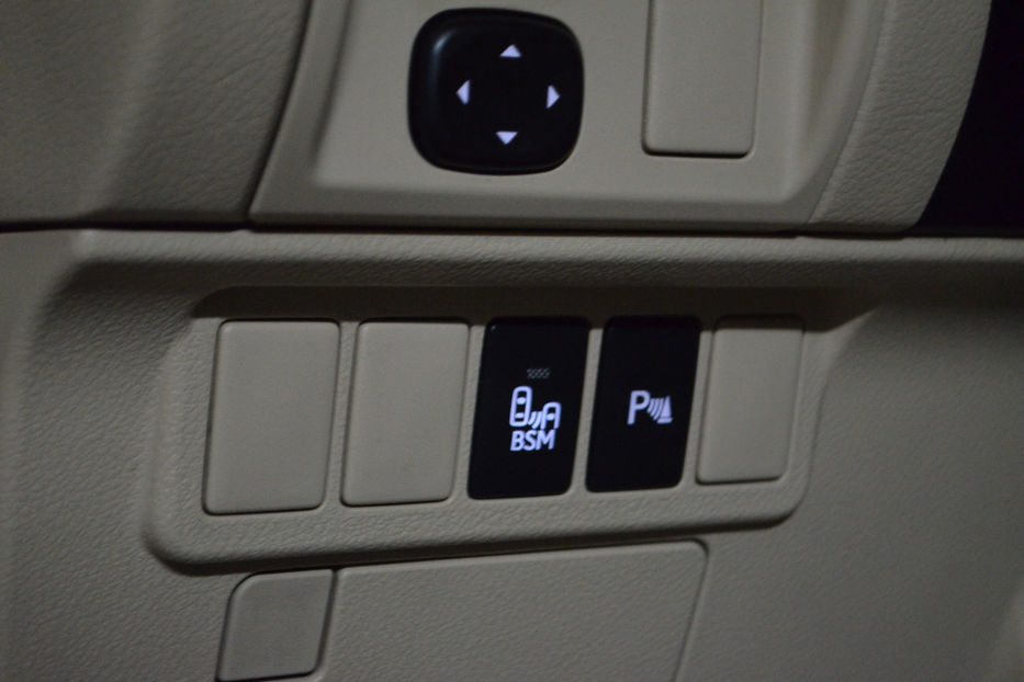 Продам Lexus ES 300 300h ECVT-i (205 к.с.) 2013 года в Киеве