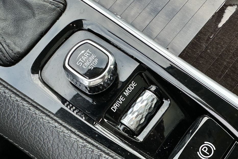 Продам Volvo XC90 2018 года в Луцке