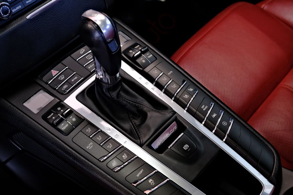 Продам Porsche Macan 2017 года в Одессе