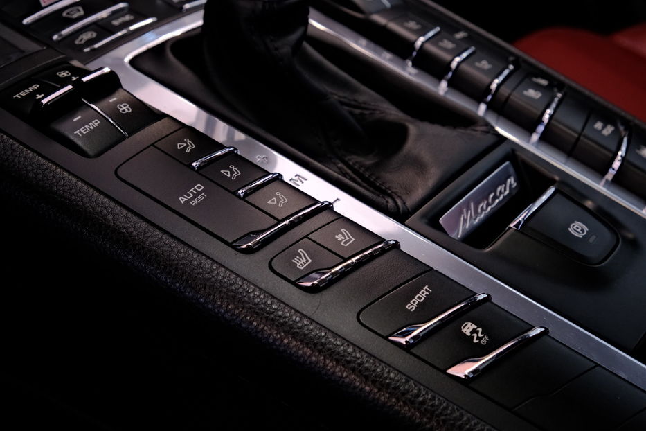 Продам Porsche Macan 2017 года в Одессе