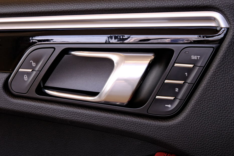 Продам Porsche Macan 2017 года в Одессе