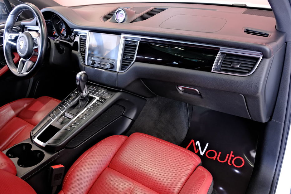 Продам Porsche Macan 2017 года в Одессе