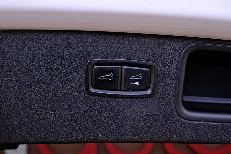 Продам Porsche Macan 2017 года в Одессе