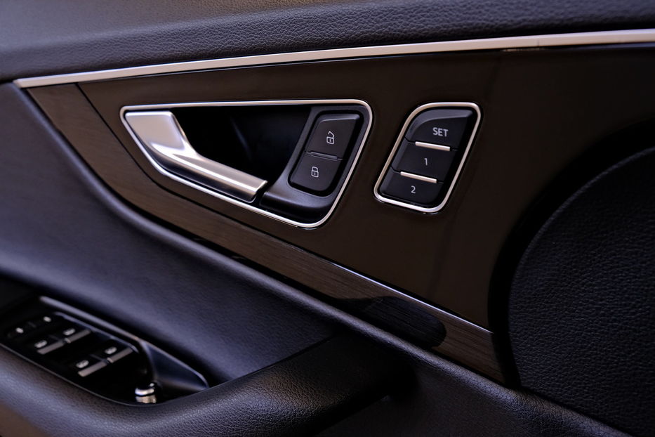 Продам Audi Q7 Premium 2015 года в Одессе