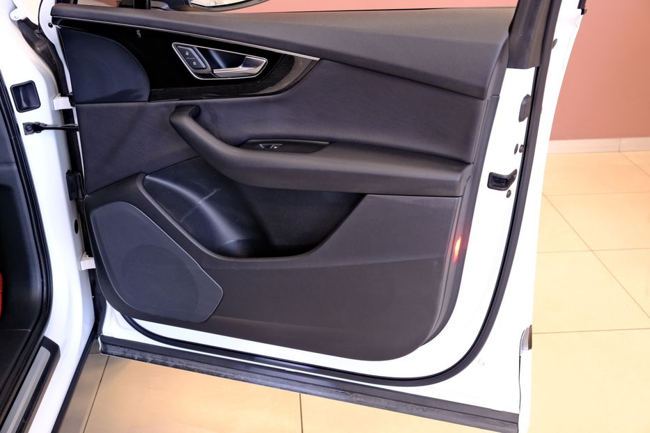 Продам Audi Q7 Premium 2015 года в Одессе