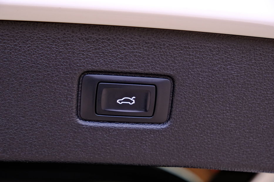 Продам Audi Q7 Premium 2015 года в Одессе