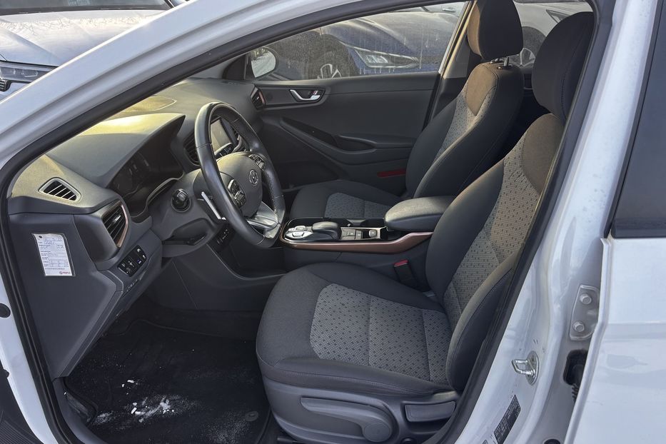 Продам Hyundai Ioniq 28квт авто у Львові 2017 года в Львове