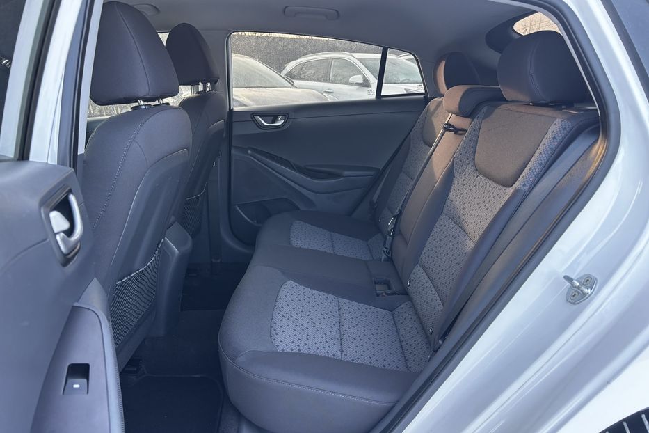 Продам Hyundai Ioniq 28квт авто у Львові 2017 года в Львове