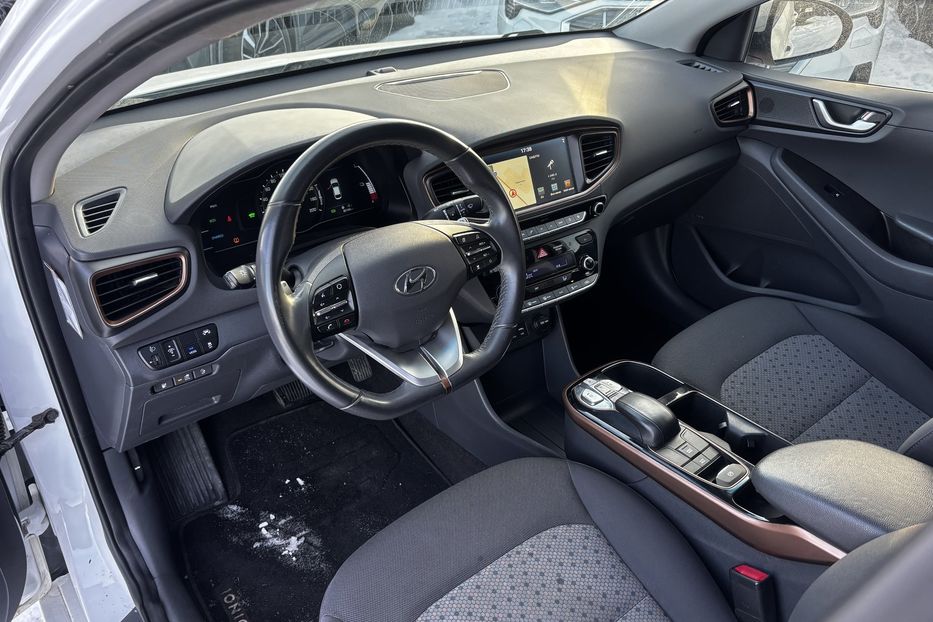 Продам Hyundai Ioniq 28квт авто у Львові 2017 года в Львове