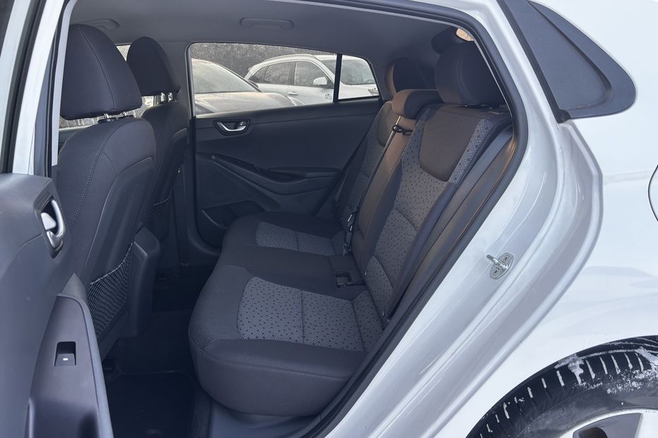 Продам Hyundai Ioniq 28квт авто у Львові 2017 года в Львове