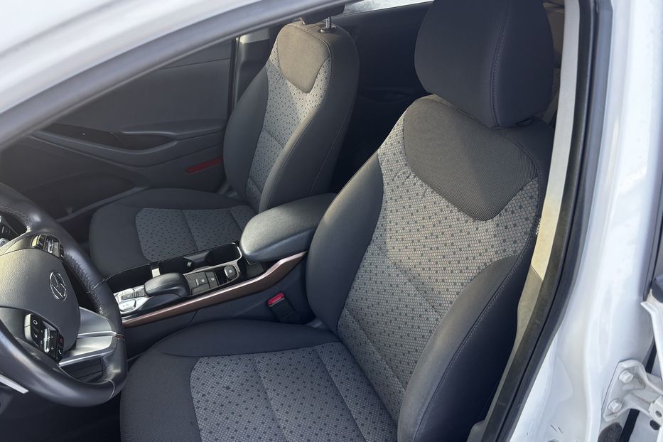 Продам Hyundai Ioniq 28квт авто у Львові 2017 года в Львове