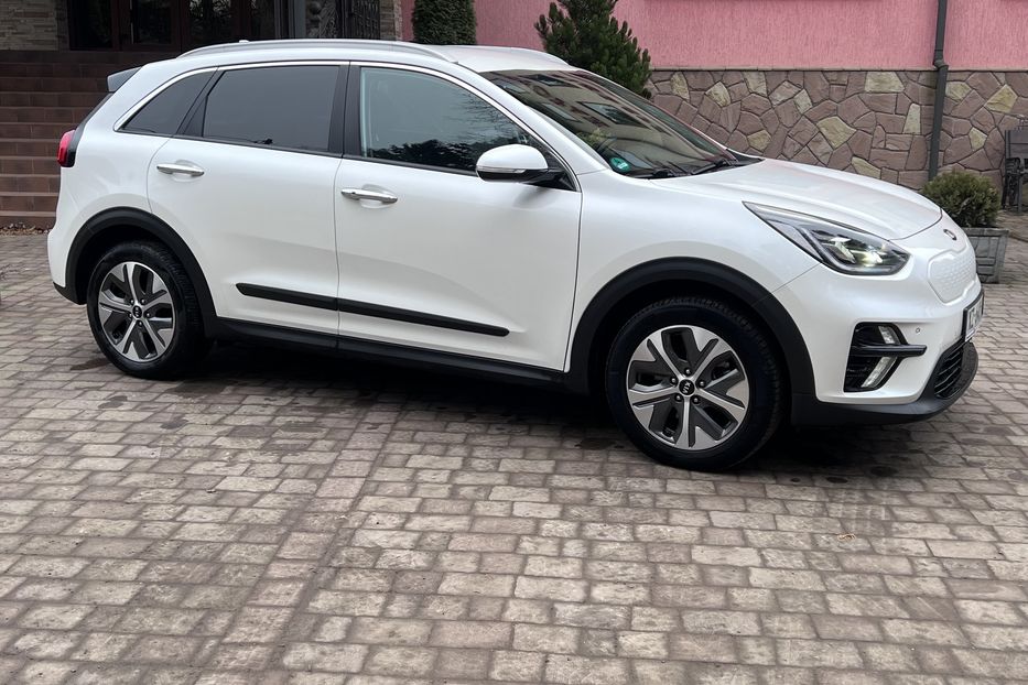 Продам Kia Niro 64kW Premium SOH100 2020 года в Тернополе