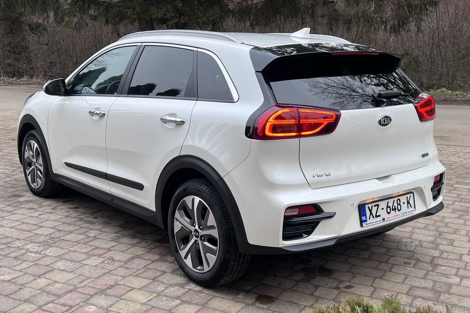 Продам Kia Niro 64kW Premium SOH100 2020 года в Тернополе
