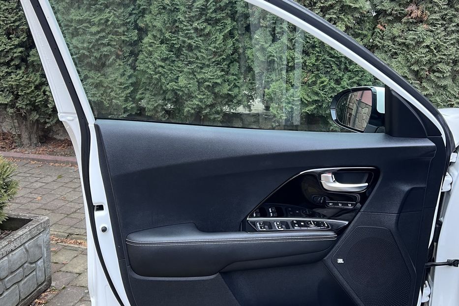 Продам Kia Niro 64kW Premium SOH100 2020 года в Тернополе