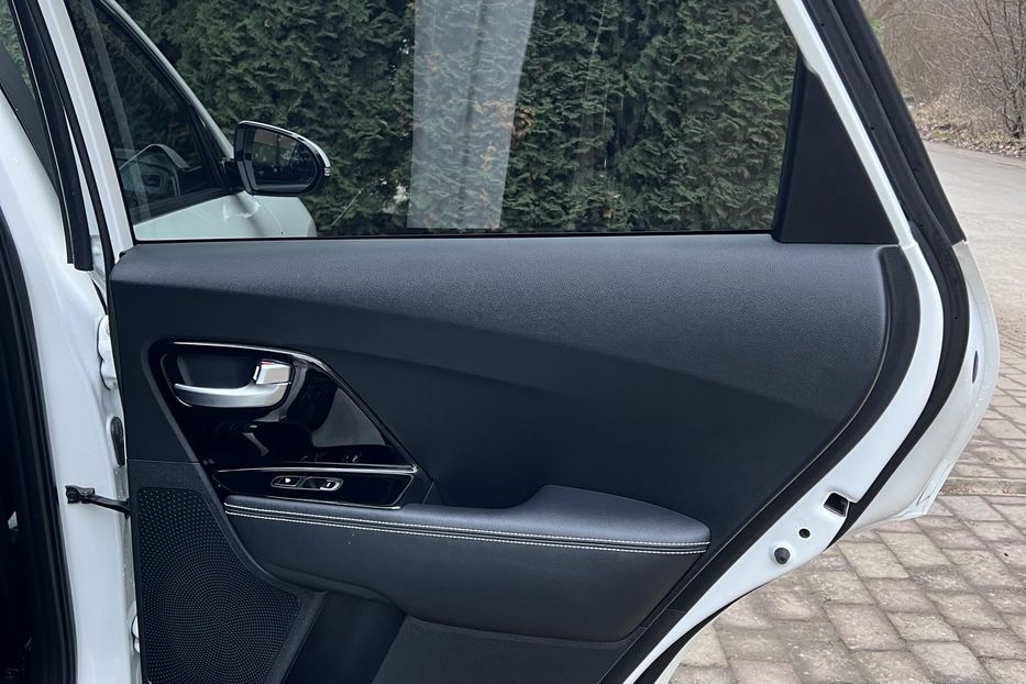 Продам Kia Niro 64kW Premium SOH100 2020 года в Тернополе