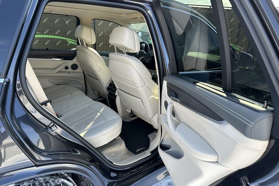 Продам BMW X5 Xdrive 50i 2015 года в Киеве